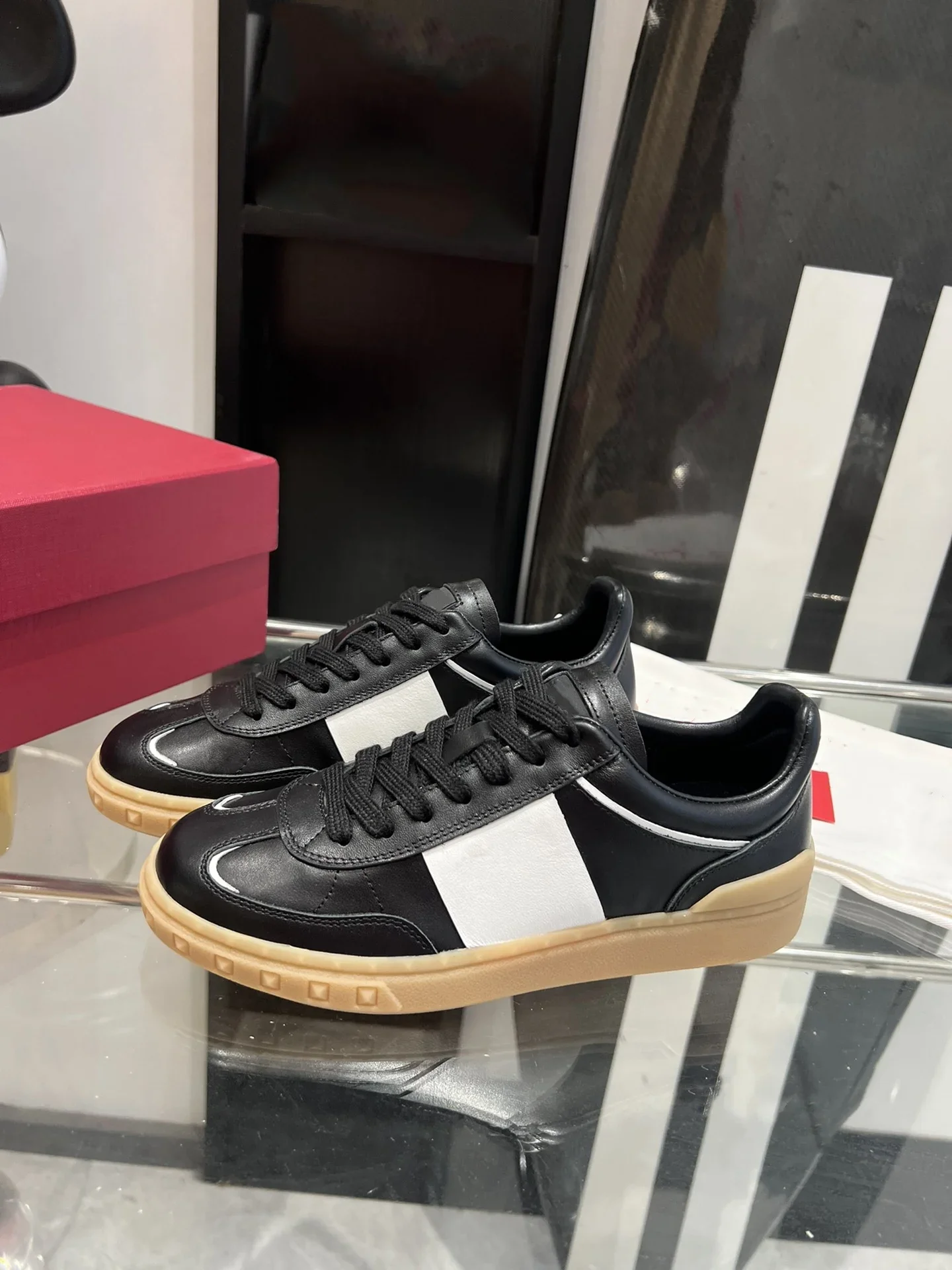 Couple retro fashion low top sneakers, casual color matching lace up sports shoes