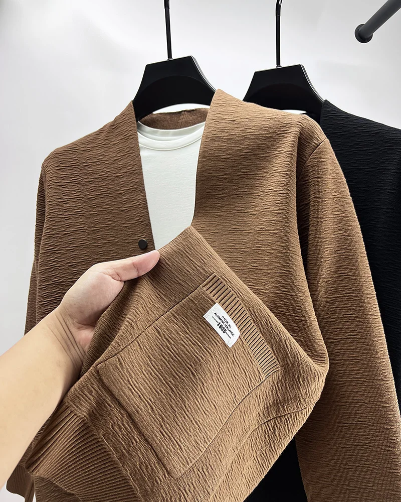 Description Picture 3 of itemAutumn and Winter Long-sleeved Men's Trendy Cardigan Knitted Korean Style Slim V Pocket Design Casual Slim Cardigan New Top