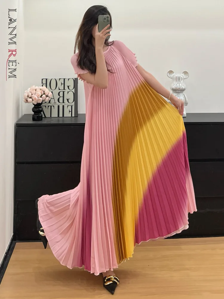 LANMREM Colorblock Spliced Pleated Women's Dress 2025 New High-End Design Elegant Temperament Short Sleeve Dresses Chic 2DB3574