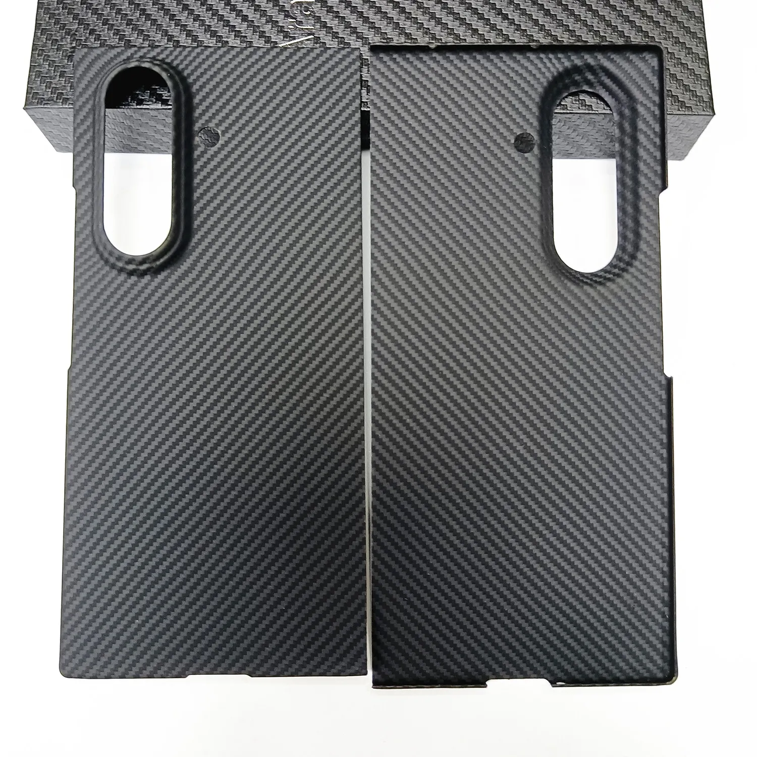 Premium Ultra Thin Aramid Carbon Fiber Shockproof Back Cover