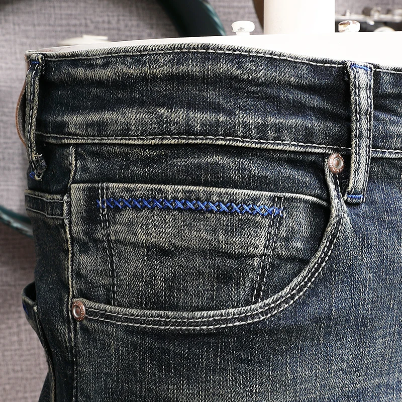 Рисунок 5 - Джинсы мужские зауженные рваные с вышивкой