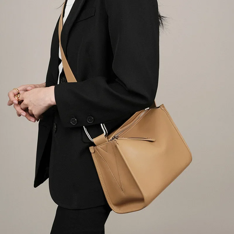 LOERSS Pillow Bags for Women Mini Retro Shoulder Bag Genuine Leather Versatile Purse and Handbags Casual Commute Shopping Bag