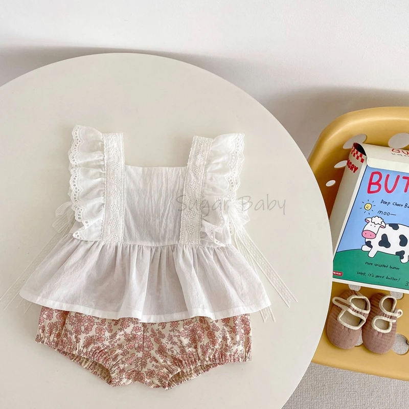 

Летняя одежда для девочек, новинка 2023, кружевная рубашка с оборками и короткими рукавами и шорты с цветочным принтом, комплекты из 2 предметов для девочек 0-24 месяцев, костюмы для маленьких девочек
