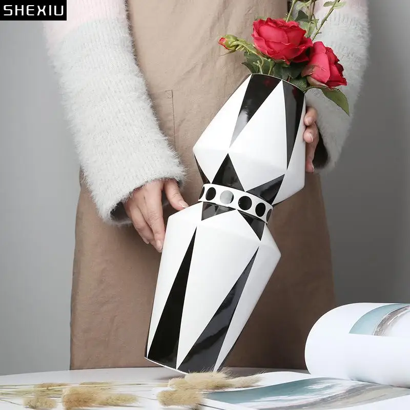 

Креативная черно-белая Геометрическая керамическая ваза, необычное абстрактное искусство, гидропоника, цветочный горшок, домашний декор