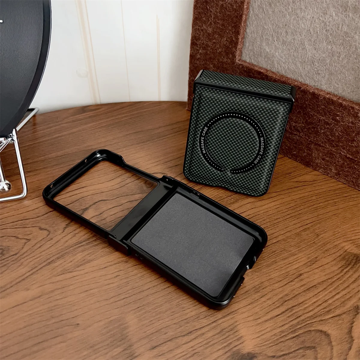Magnetic Magsafe Leather Phone Case with Hinge Protection and Shockproof Design