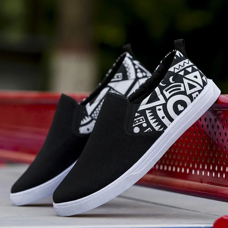 Loafers Men Slip-on Flat Shoes Casual Shoes Breathable Snekaers Man Fashion Graffiti Canvas Shoes Board Shoes Zapatos De Deporte 4