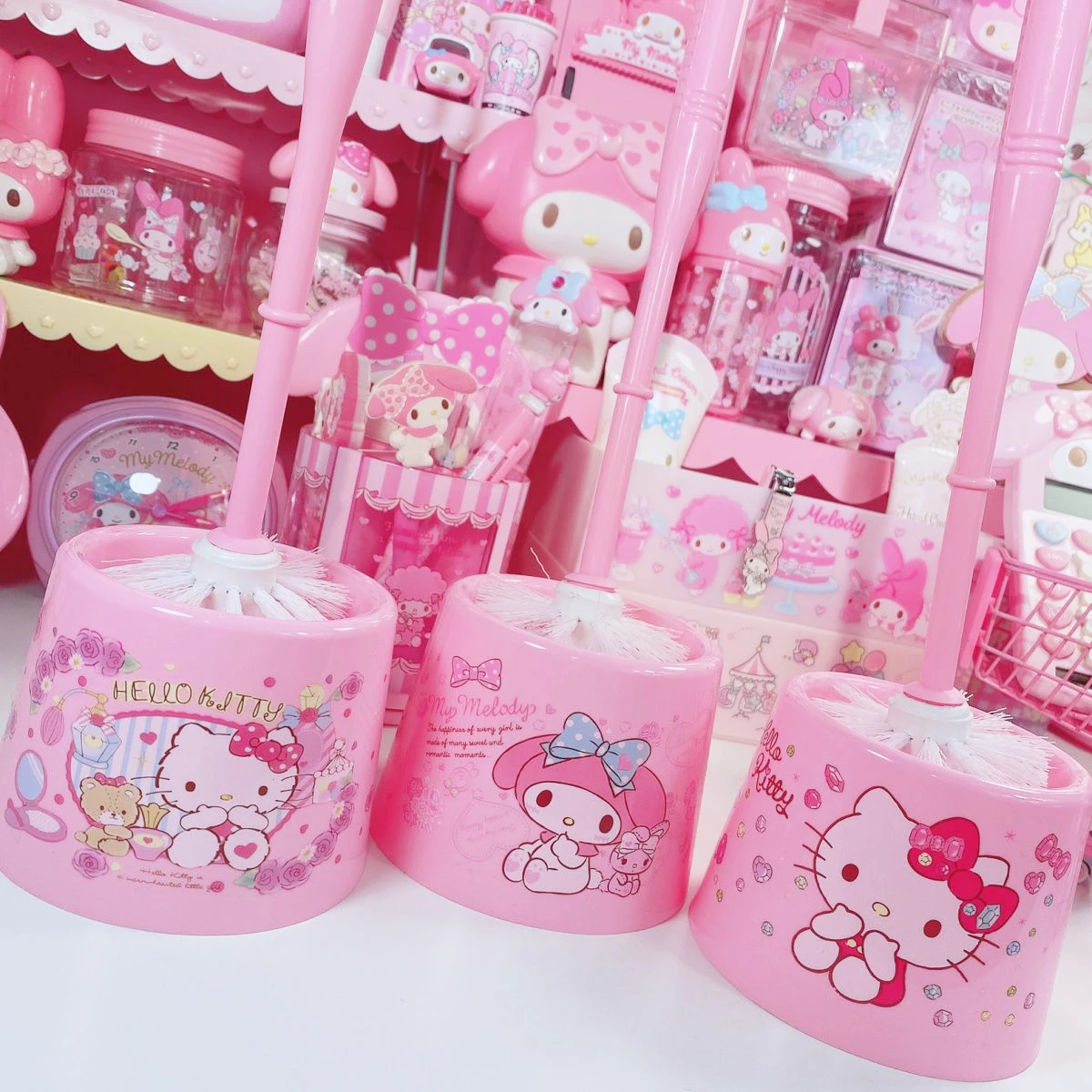 サンリオ ビビティックス キティ トイレブラシ入れ-