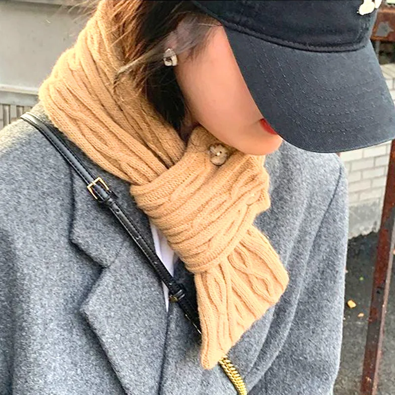 Рисунок 5 - Однотонный Мягкий Вязаный крючком шарф на пуговицах