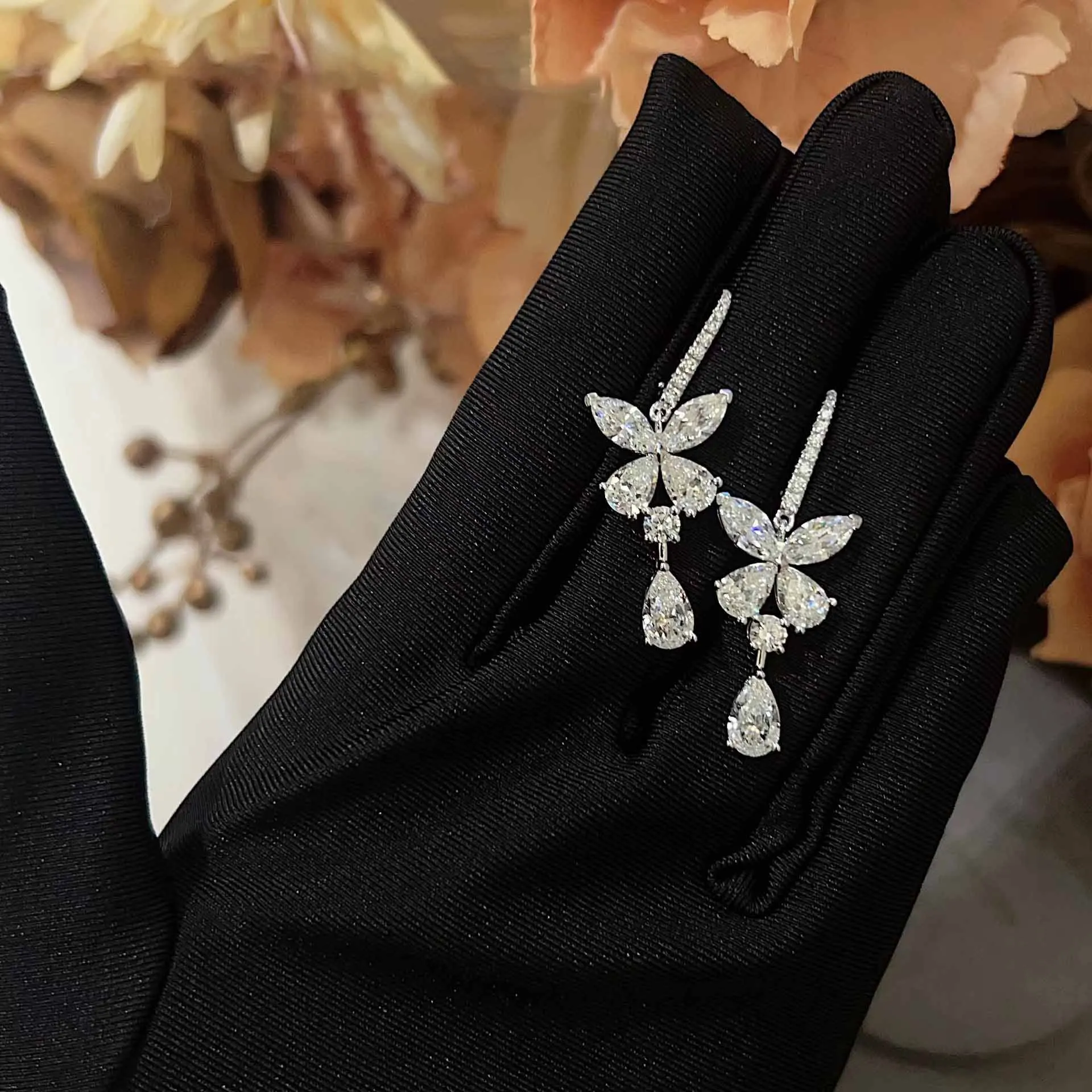 Exquisite Full Diamond Smile Water Drop Brooches