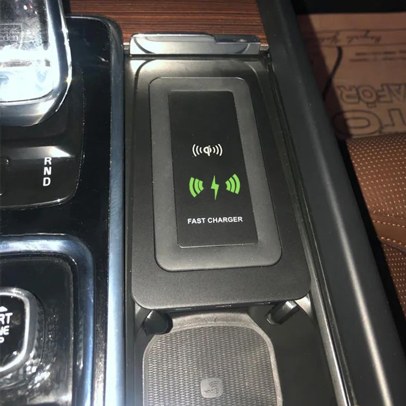 

Phone wireless charger For volvo XC60 XC90 S90 V90 V60 S60 2018 2019 charging pad qi fast charge mobile stand holder interior