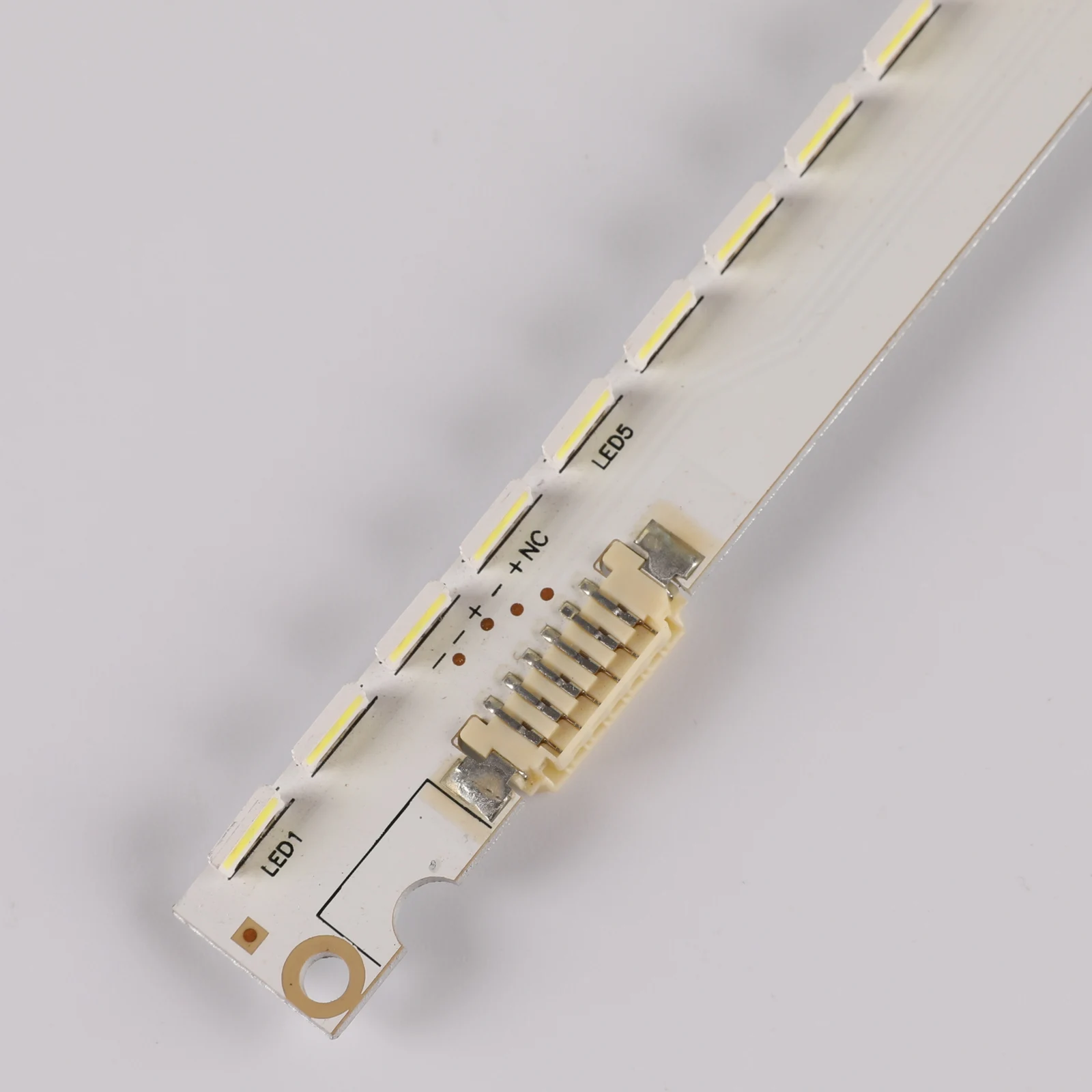 Rev1.1 44LED * 3V 404mm ο LED Ʈ 32 &Ｚ 2012SVS32 7032NNB 44 2D Rev1.1(REV1.0 3V ۵ )