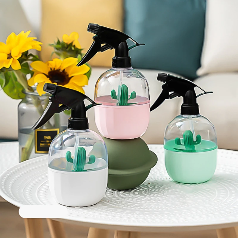 

1PCS Transparent Plastic Spray Bottle Handheld Built-in Cactus Water Sprayer Villa Courtyard Garden Supplies Watering Sprayers