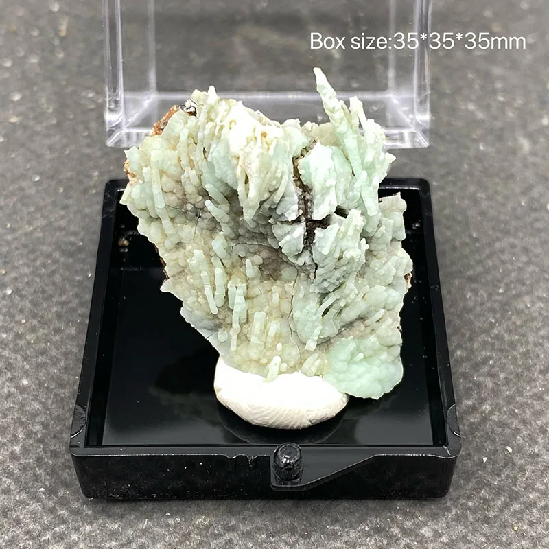 100%  Natural gibbsite （Ultraviolet fluorescence effect green）Mineral Specimens Stones and Crystals Healing Crystal