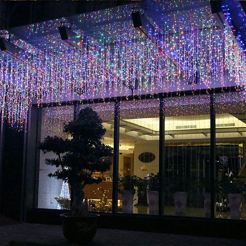 Waterfall Street, guirlanda na casa, pátio, decoração de festa de Natal