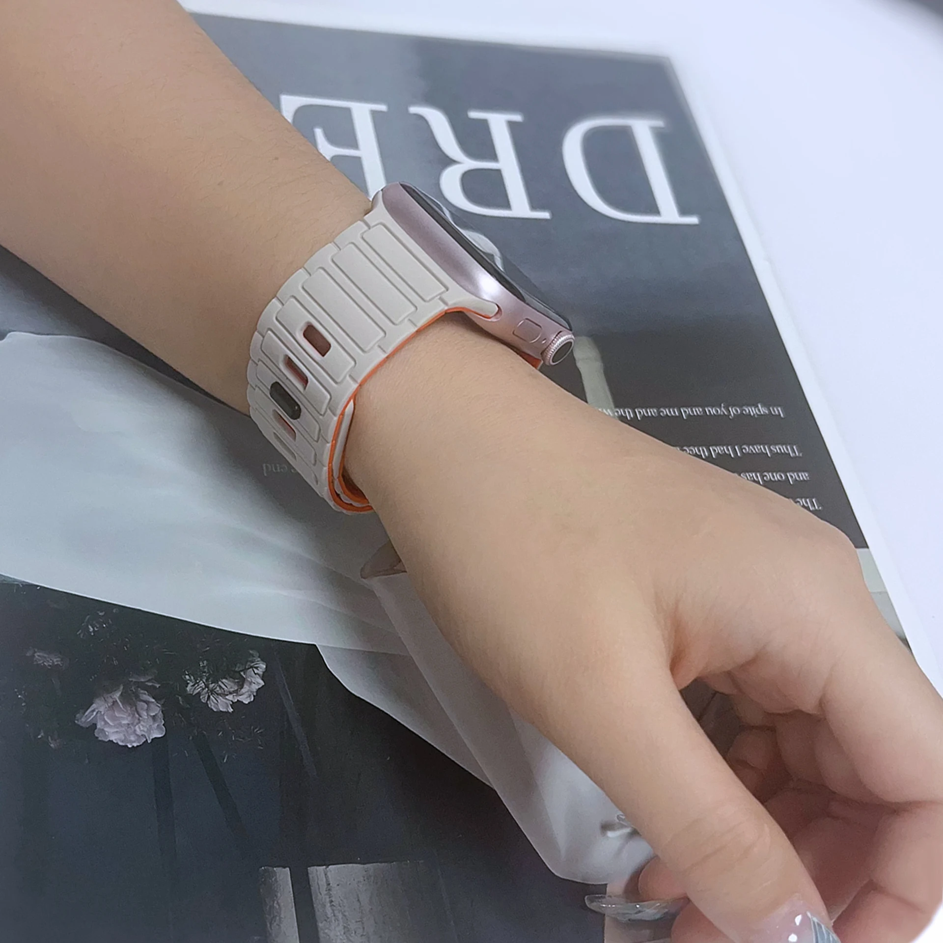 Stylish Magnetic Loop Silicone Watch Band Strap
