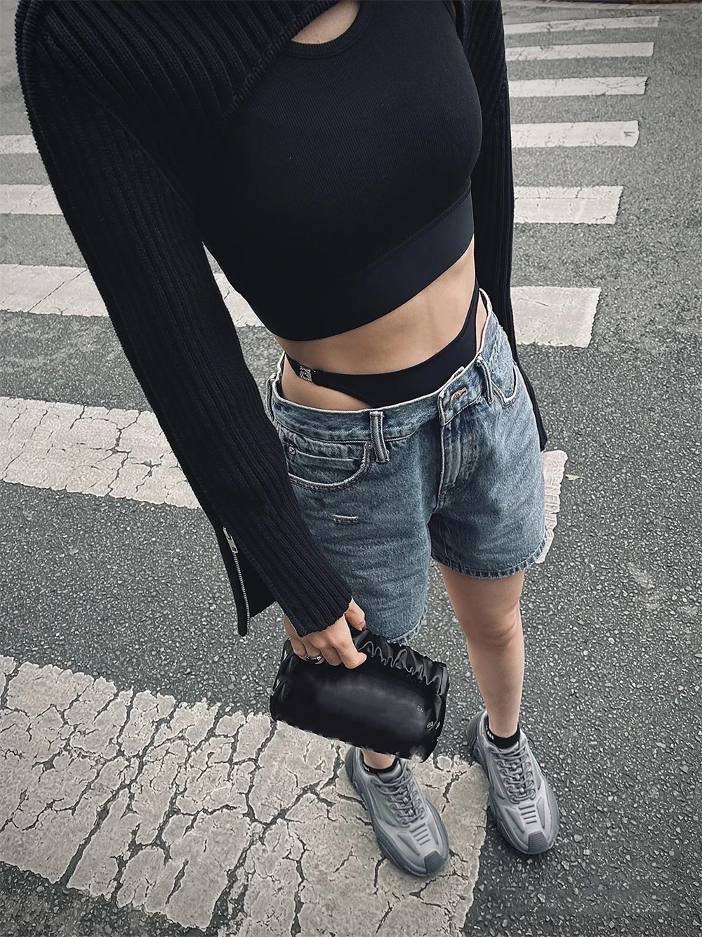 

AwangAcstudios 2024 New Spring andSummer fashion styles High waisted Diamond letter montage briefs Women's shorts jeans