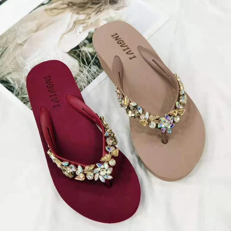 

Summer Woman Slippers Fashion Outdoor Glitter Rhinestone Chain Wedge Beach Slippers Jelly Hawaiian Flat Sandals Flip Flops Women