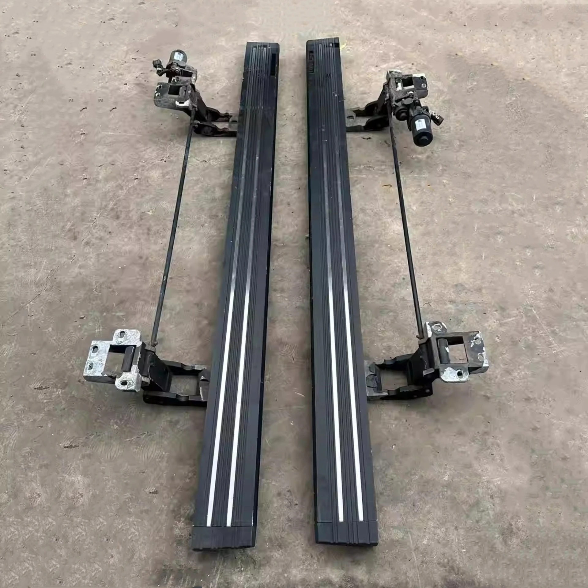 

Боковая педаль для Infiniti FX35 FX37 Q50L QX50 QX55 QX56 QX60 QX70 QX80 JX35 EX25