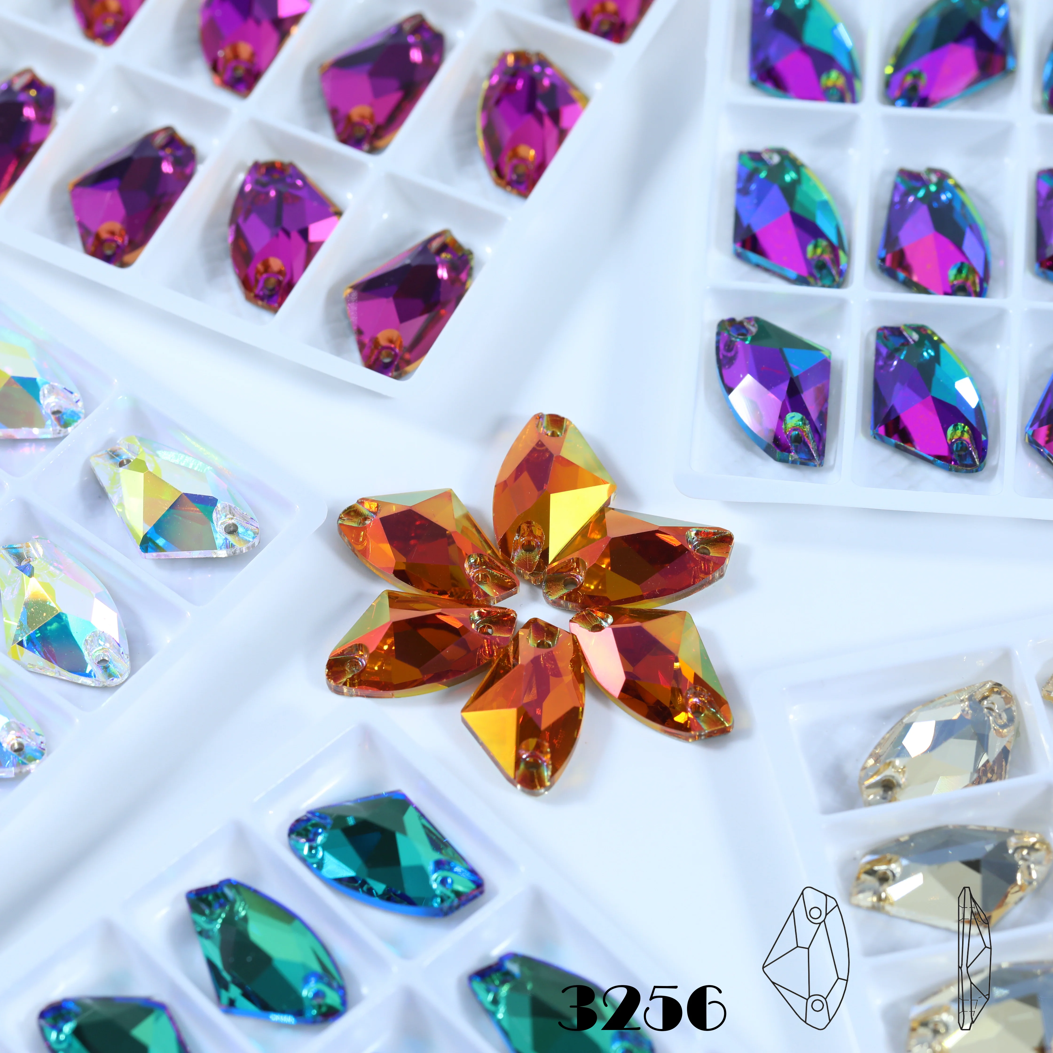 Premium Glaskristall Weiß Beschichtete Galaktische Aufnähsteine 3256 Funkelnde Strasssteine für Nagelkunst, Kleidung, DIY, Taschen, Schuhe, Handyhüllen