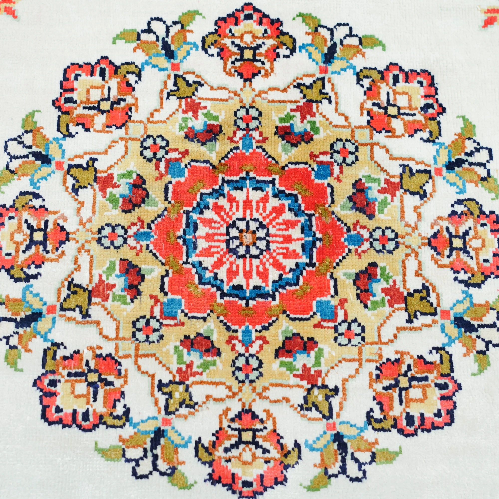 2×2 ft Pure Silk Hand-Knotted Persian Rug 4