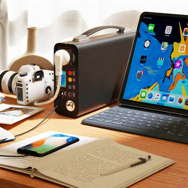 야외 모험에 꼭 필요한 휴대용 캠핑 보조배터리