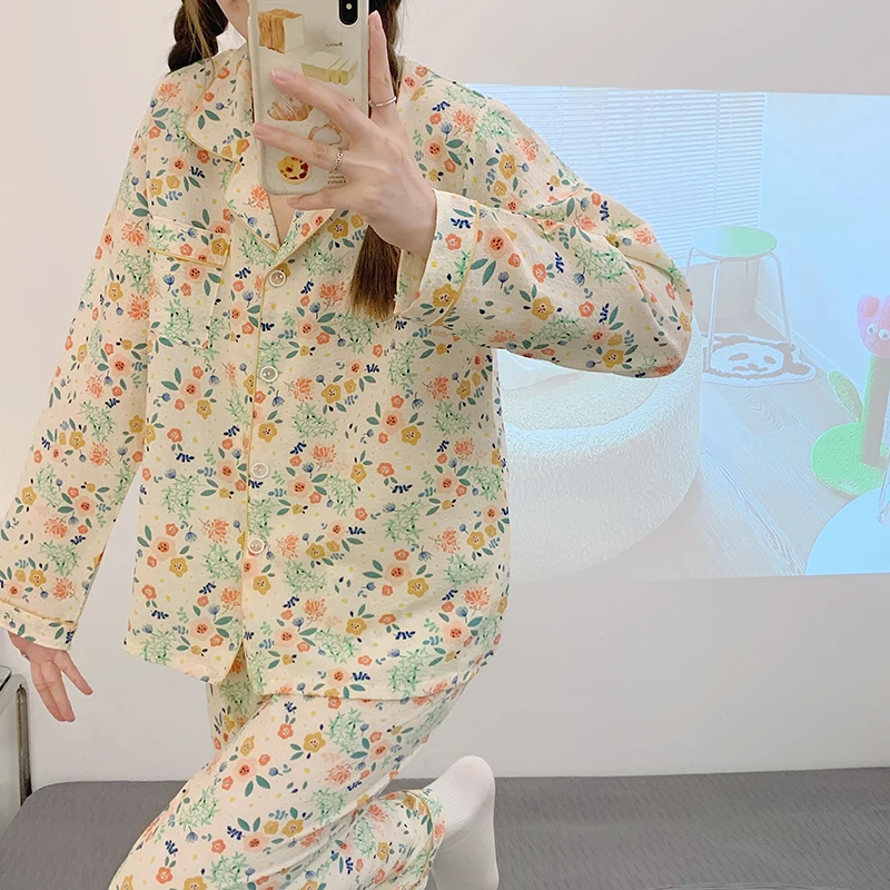 Cardigan small lapel floral pajamas women spring and autumn thin foam wrinkled apricot small love casual sweet lovely home suit