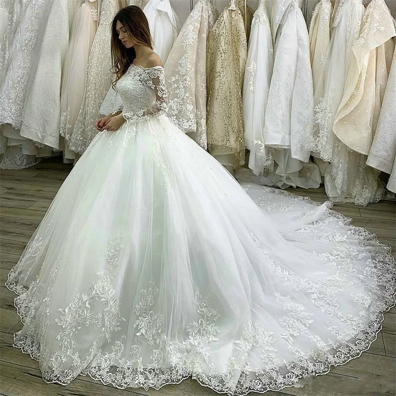 Deluxe Elegant Princess Prom Dresses White Wedding Gowns Long Sleeve Lace Applique Sexy Off Shoulder Boat Neck Bridal Dress Plus 2
