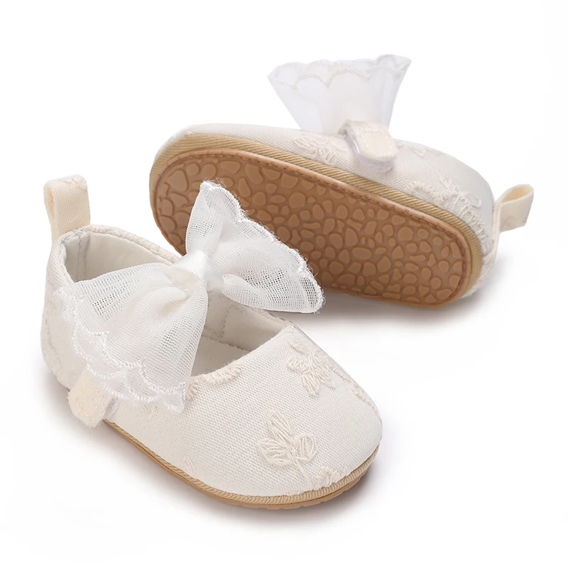 Zapatos de princesa de encaje blanco para niña, mocasines para bebé, zapatos Moccs con lazo y flecos, suela de goma, calzado antideslizante para cuna