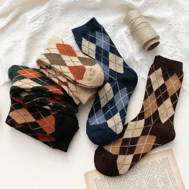 10 Pairs/Lot Mens Striped Sock High Quality Plaid Diamond Pattern Harajuku Combed Medium Tube Colorful Cotton Socks