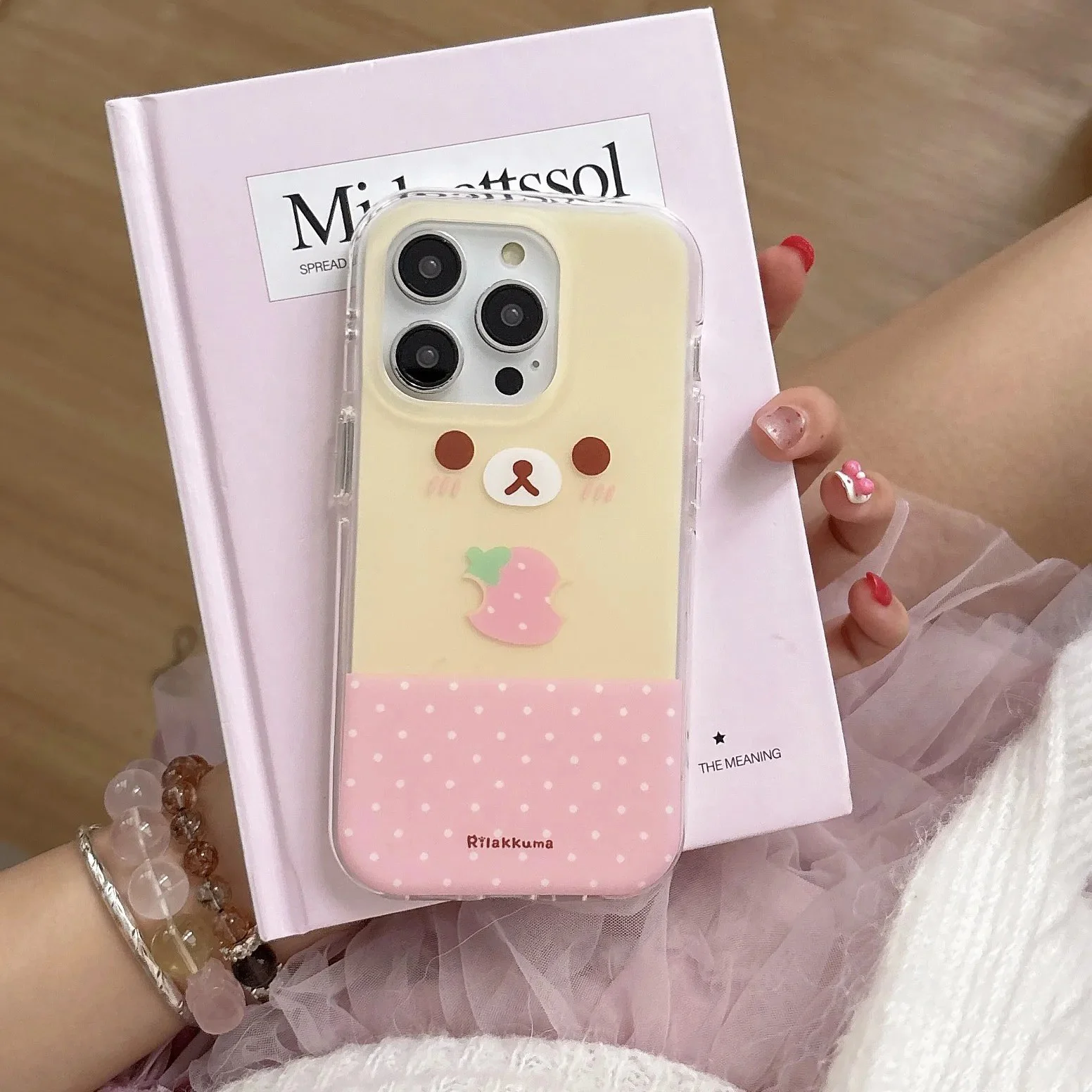 Cute Bear Phone Case for iPhone 17e 17 16e 16 15 14 13 12 11 Pro Max X Xs XR XSMax Air Plus Feather Texture Back Cover 6