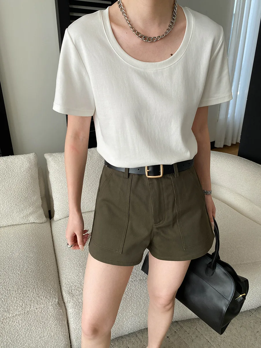 Frühlings- und Sommer-Damen-Shorts in Unifarben mit hoher Taille, weitem Bein und großen Taschen im Workwear-Stil. – Detail 4