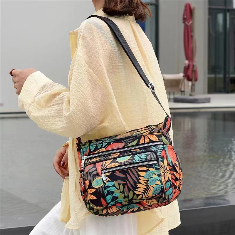 New Women's Nylon Printed Zippered Shoulder Bag, Fashionable