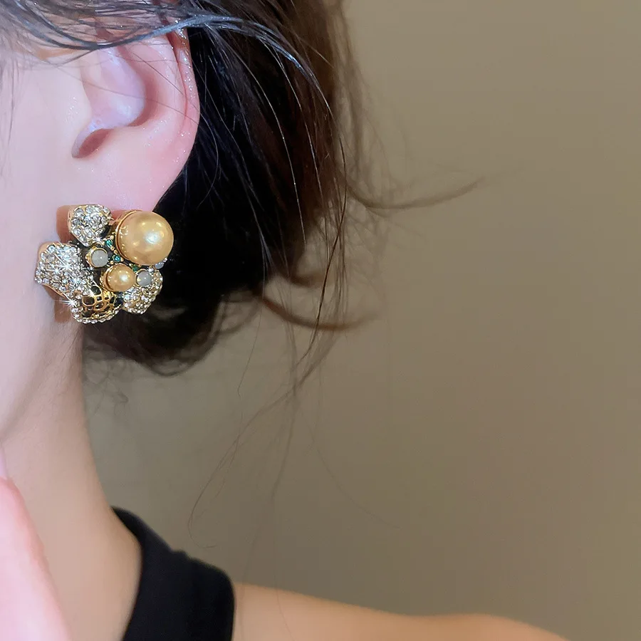 Silbernadel mit Diamanten und Perlen Besetzte Europäisch-Amerikanische Persönlichkeits-Mode-Ohrringe, Vintage-Accessoires – Detail 6