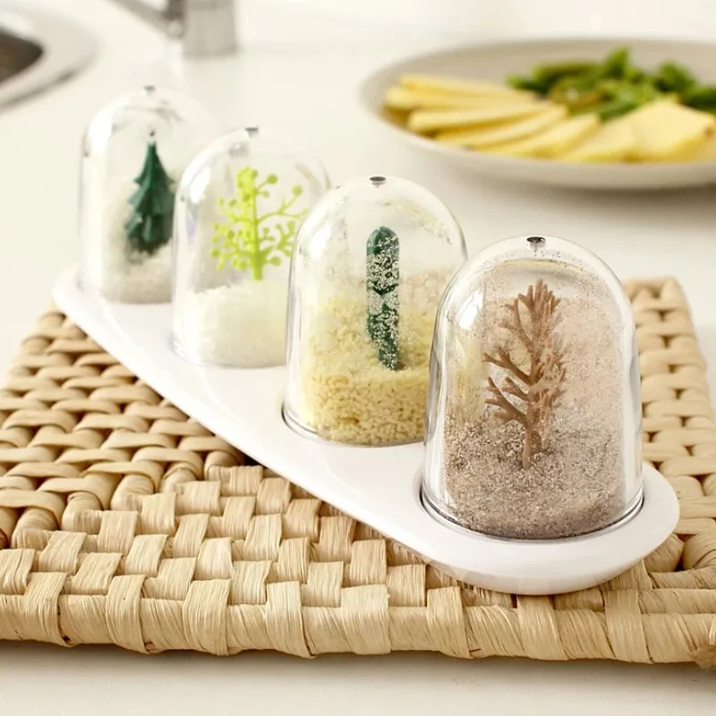Creative Four Seasons Animal Plants Transparent Plastic Spice Jar seasoning jar salt shaker spices bottle salt pepper shakers 4pcs/set