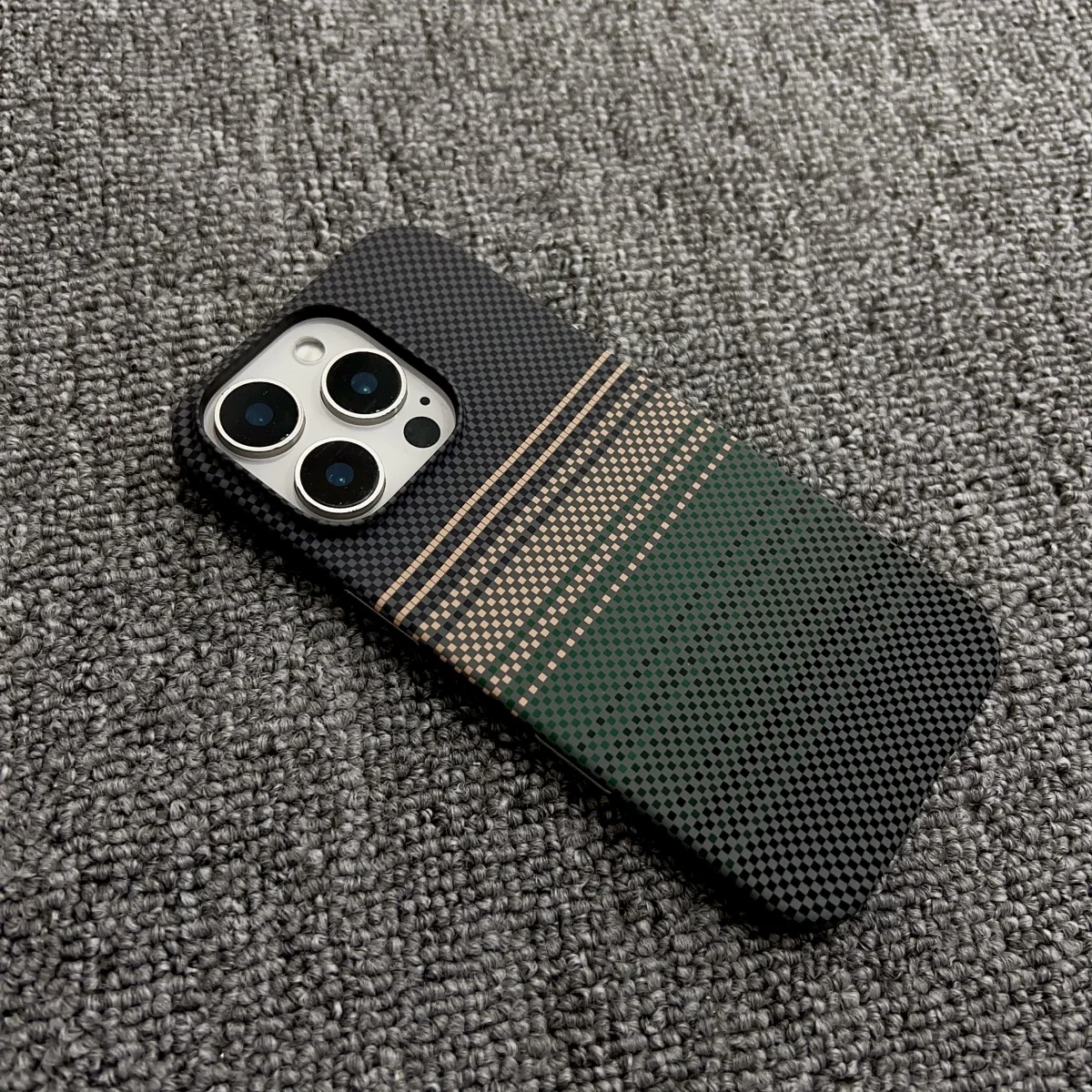ตัวเลือกสินค้า เคสกันกระแทก คาร์บอนไฟเบอร์ ลายพระอาทิตย์ตก สำหรับ iPhone 17/16/15/14/13/12 Pro Max
