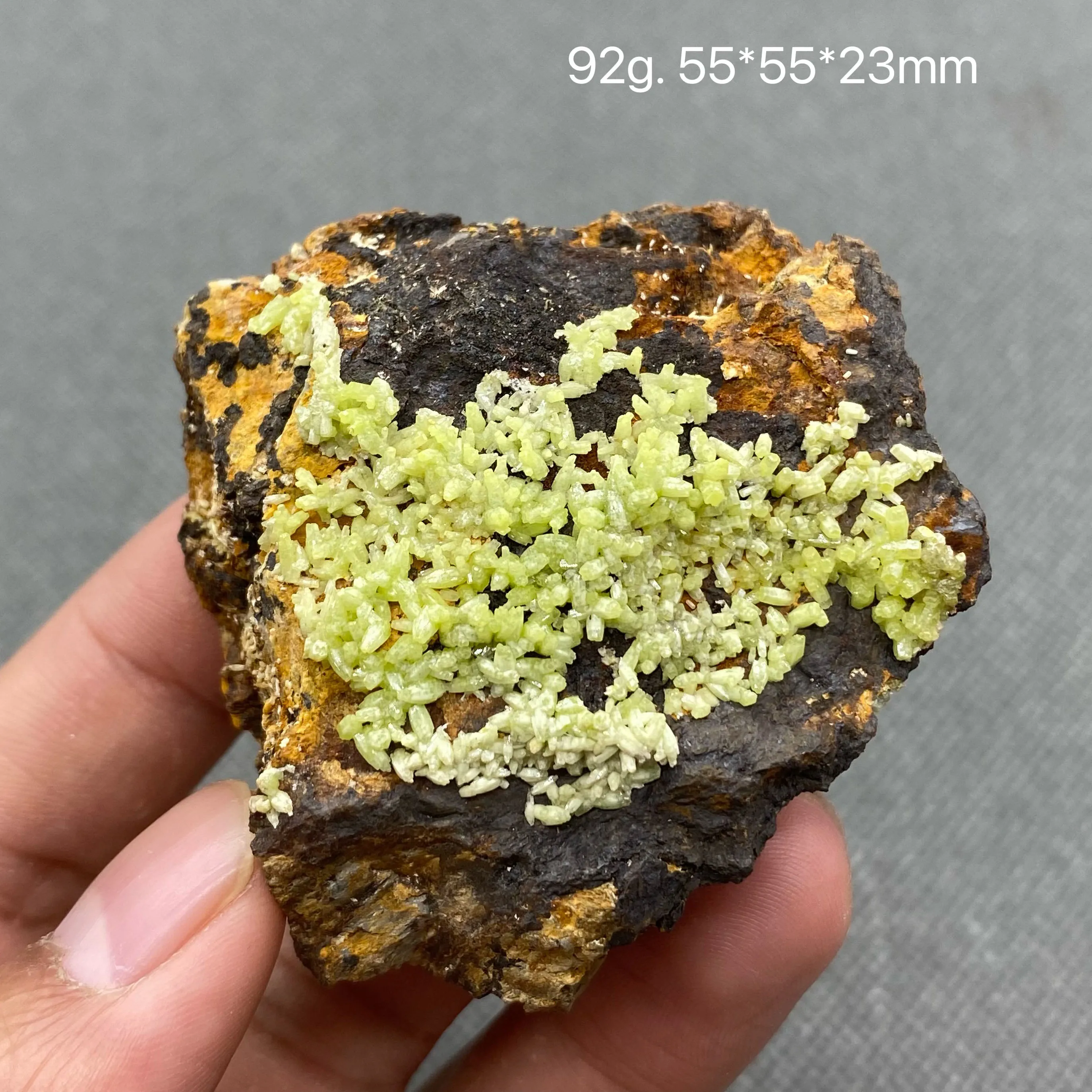 100% natural pyromorphite original stone mineral specimen cured crystal gem collection.