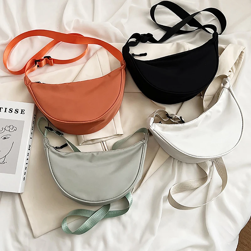 

Vintage Women Crossbody Bag Chest Bag Half Moon Shape Shoulder Bags Travel Handbag Messenger Pouch Adjustable Strap Waist Packs