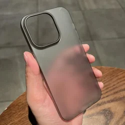 Cover per telefono rigido traslucido ultrafine opaco in PC – Custodia premium slim in pelle sul retro