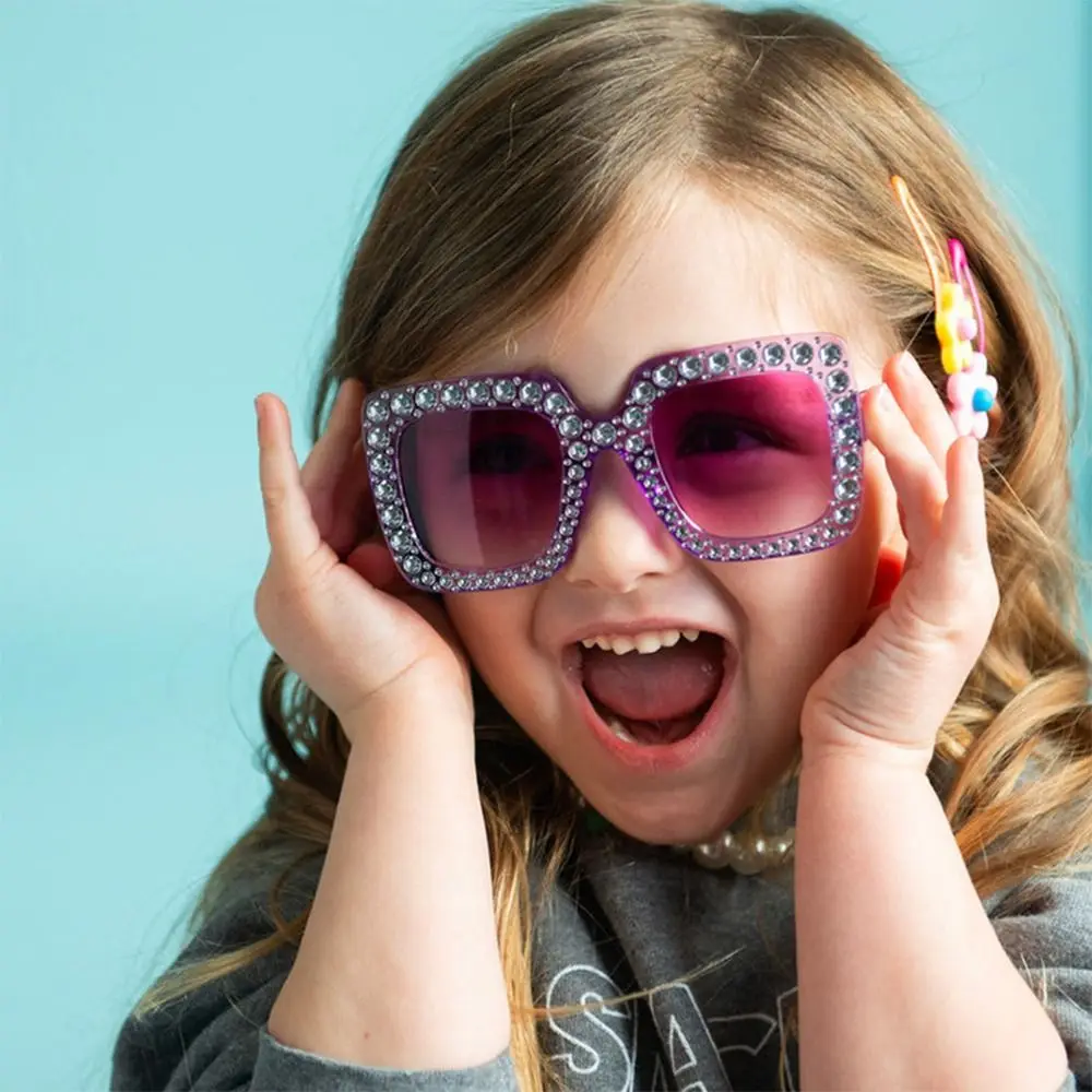 

Sparkling Crystal Children Sunglasses Trendy Diamond Rhinestone Girls Shades Eyewear for Beach/Travel/Party