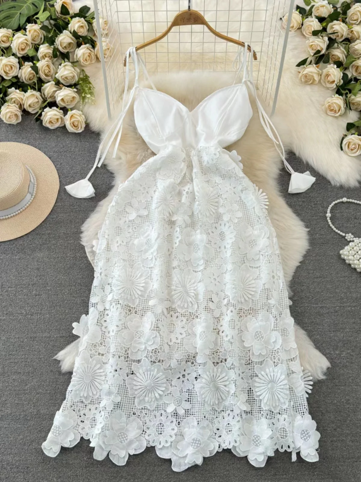 

Pure Desire Sexy White Suspenser Sexy Dress Women's Summer New Seaside Vacation Lace Flower Embroidery Long Skirt
