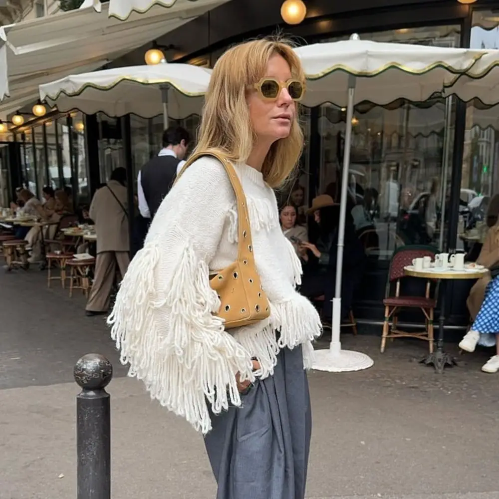 Luxury Designer Suede Shoulder Bags 2024 Vintage Commuter Rivet Tote Bags Crescent Underarm Bag Solid Color Trendy Armpit Bag