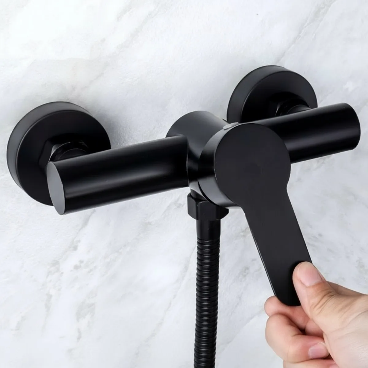 วาล์วผสมน้ำร้อนน้ำเย็นสำหรับฝักบัวอาบน้ำ อ่างอาบน้ำ สแตนเลส 304 สีดำ 1 ชิ้น สำหรับอุปกรณ์ห้องน้ำ 1