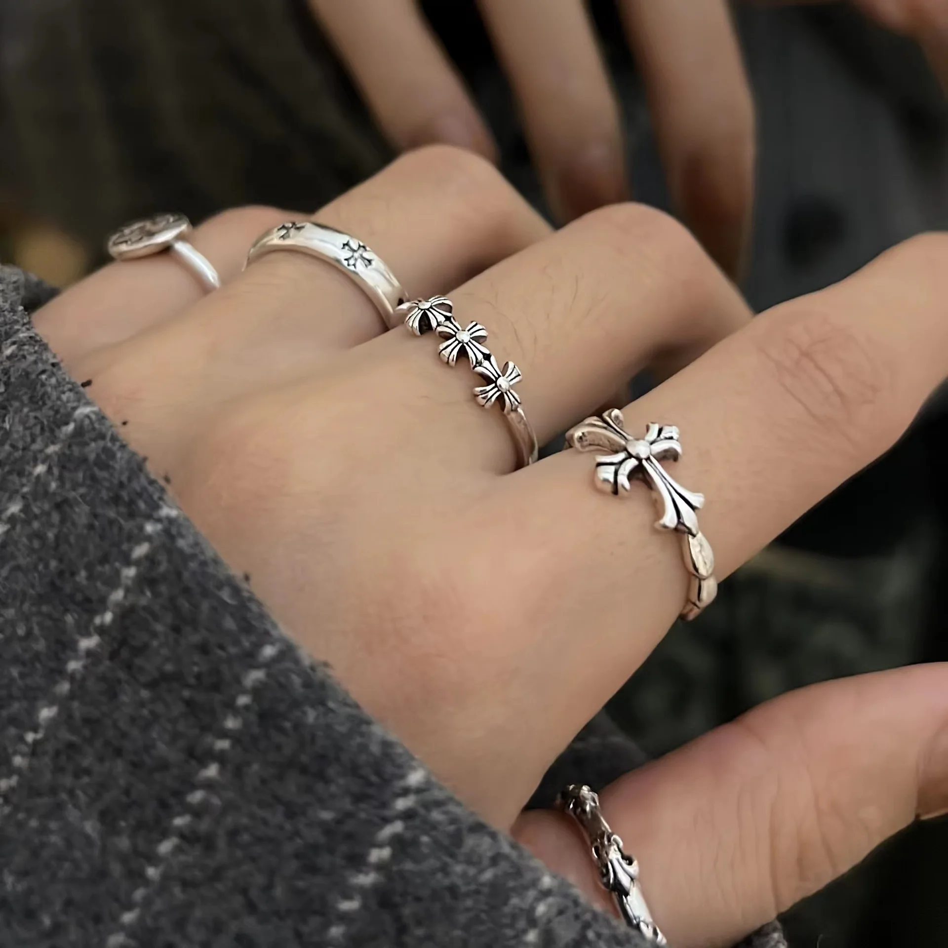 Cross Female European and American Style Special-Interest Design Ring Simple reels