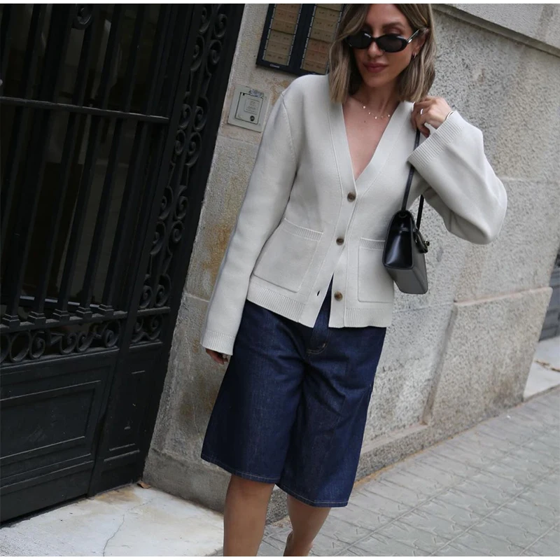 Elegant Knitted Solid V-neck Cardigan Women Casual Loose Single Breasted Pockets Sweater Female Chic Versatile Street Knitwear