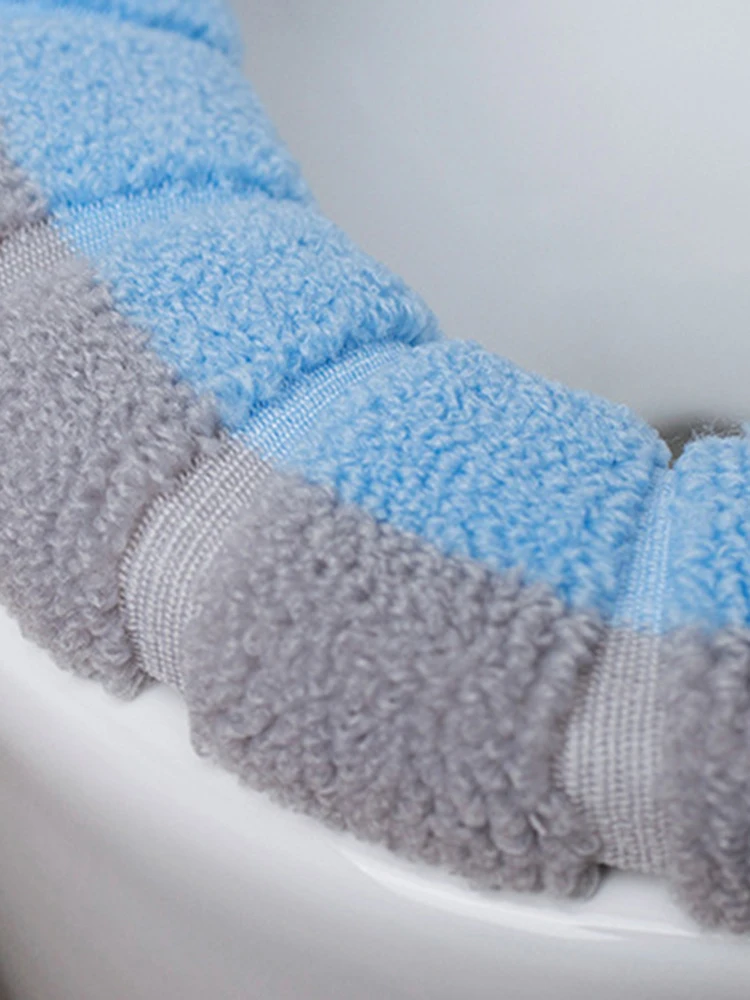 1 Packung genähte, farbige, tragbare gestrickte Toilettenmatte, verdickte, waschbare Frostschutz-Toilettenabdeckung, verdickte gestrickte O-Typ, universell – Detail 4