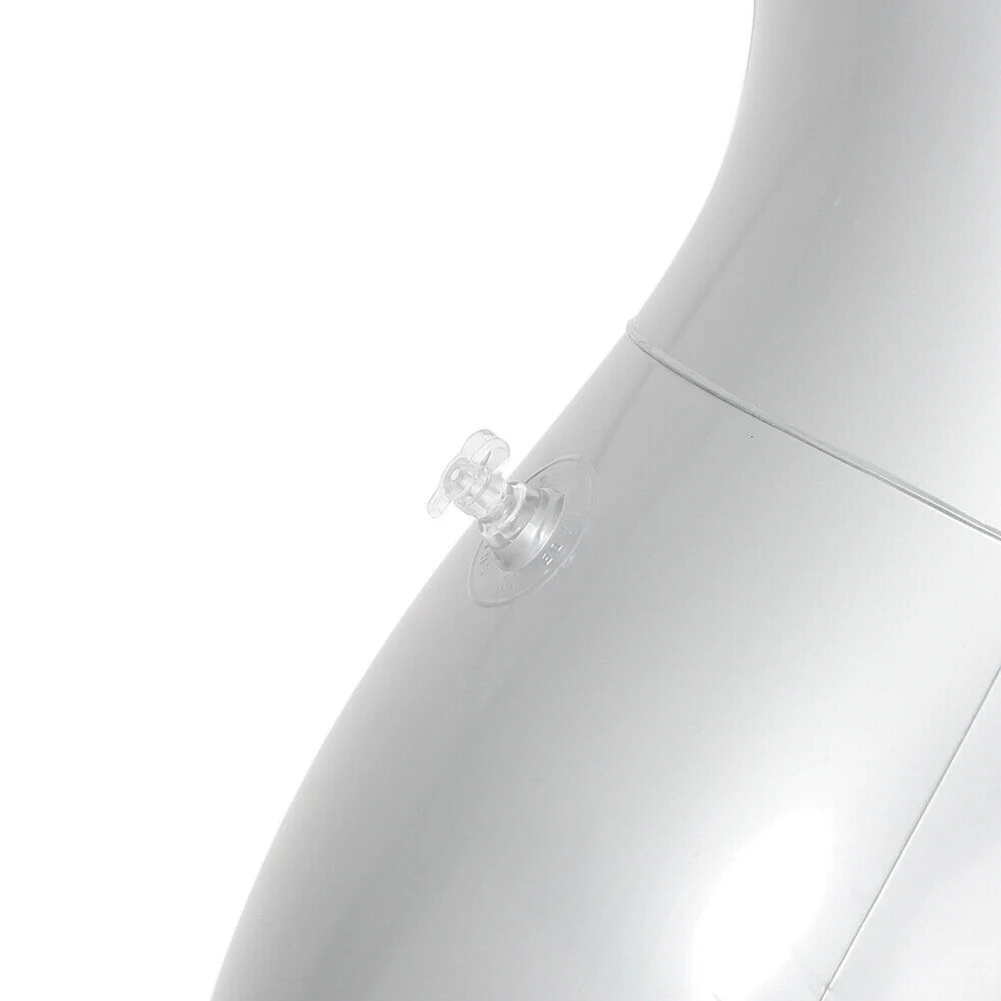 Un Mannequin De Taille Moyenne Portant Des Vêtements De Fantaisie. | Photo Gratuite