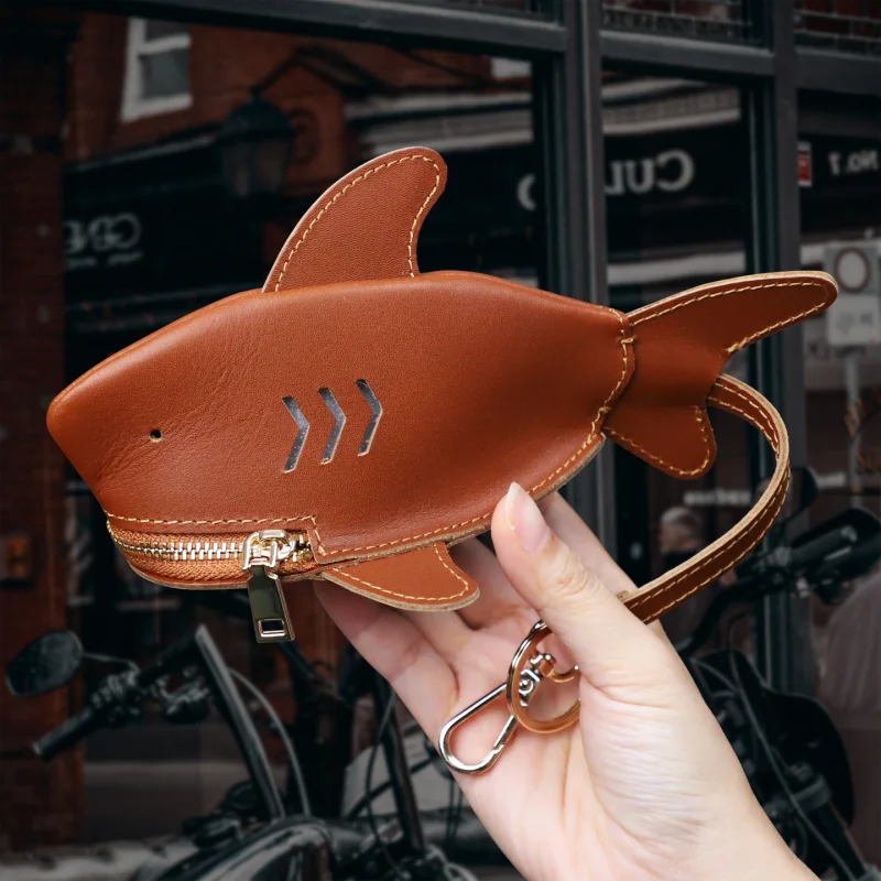 Creative Crazy Horse Leather Keycase - Portable Universal Shark-Themed Key Holder with Personalized Pocket Pendant