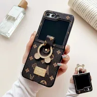 Luxury Business Sle Retro Pattern Ring Chain Bracelet Phone Case for Samsung Galaxy Z Flip 7 6 5 4 3 Shockproof Back Women Cover