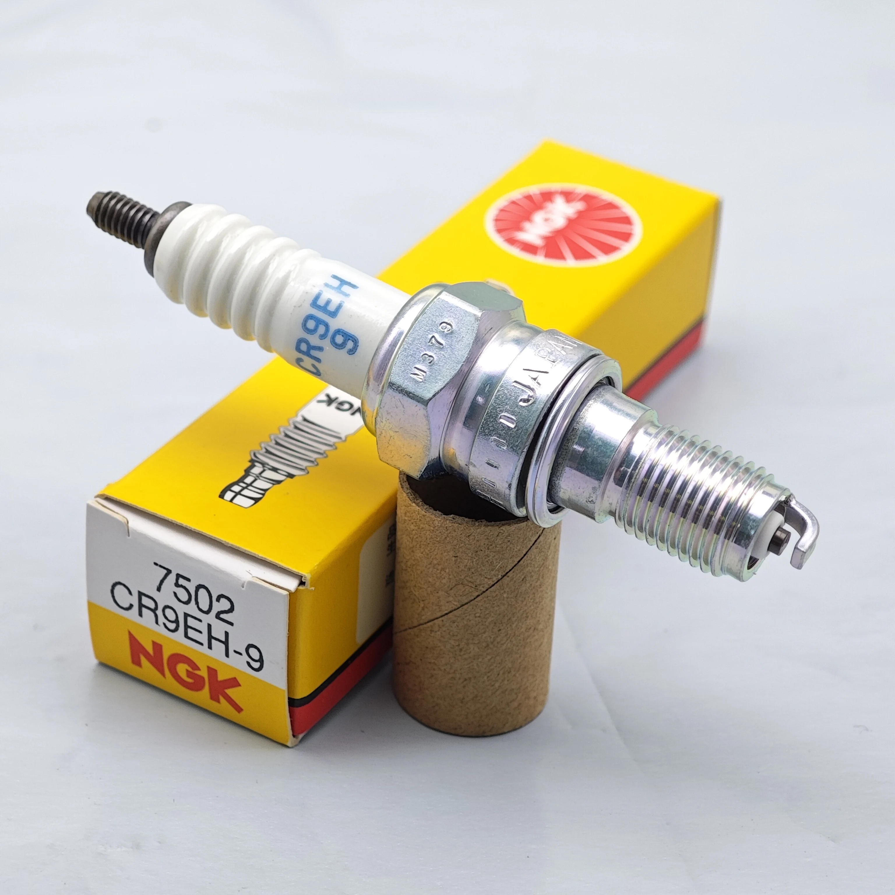 4pcs Original Motorcycle Spark Plug CR9EH-9 7502 Half Tooth Fits CB400 CBR600 Bumblebee VTR250 OEM 98059-59916