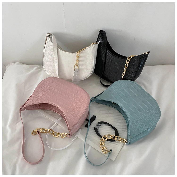 

2023 New Women's Bag Fashion Chain Shoulder Bag European Retro Half Round Crescent Bag Underarm Bag Storage Bags